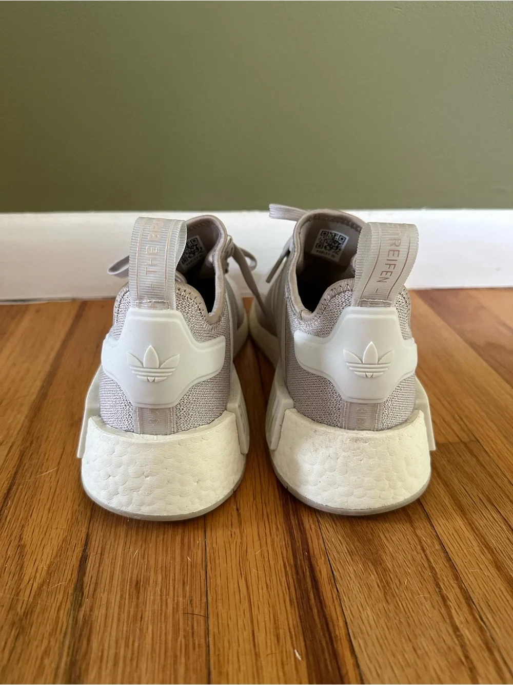 adidas NMD R1 Sneakers - Light beige